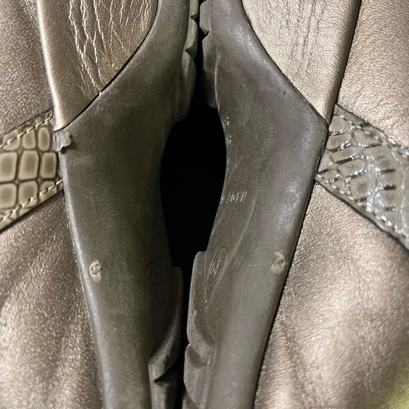 Made in Portugal SUAVE comfy & sleek  sneakers with velcro closure size 39 EUC - Picture 7 of 12